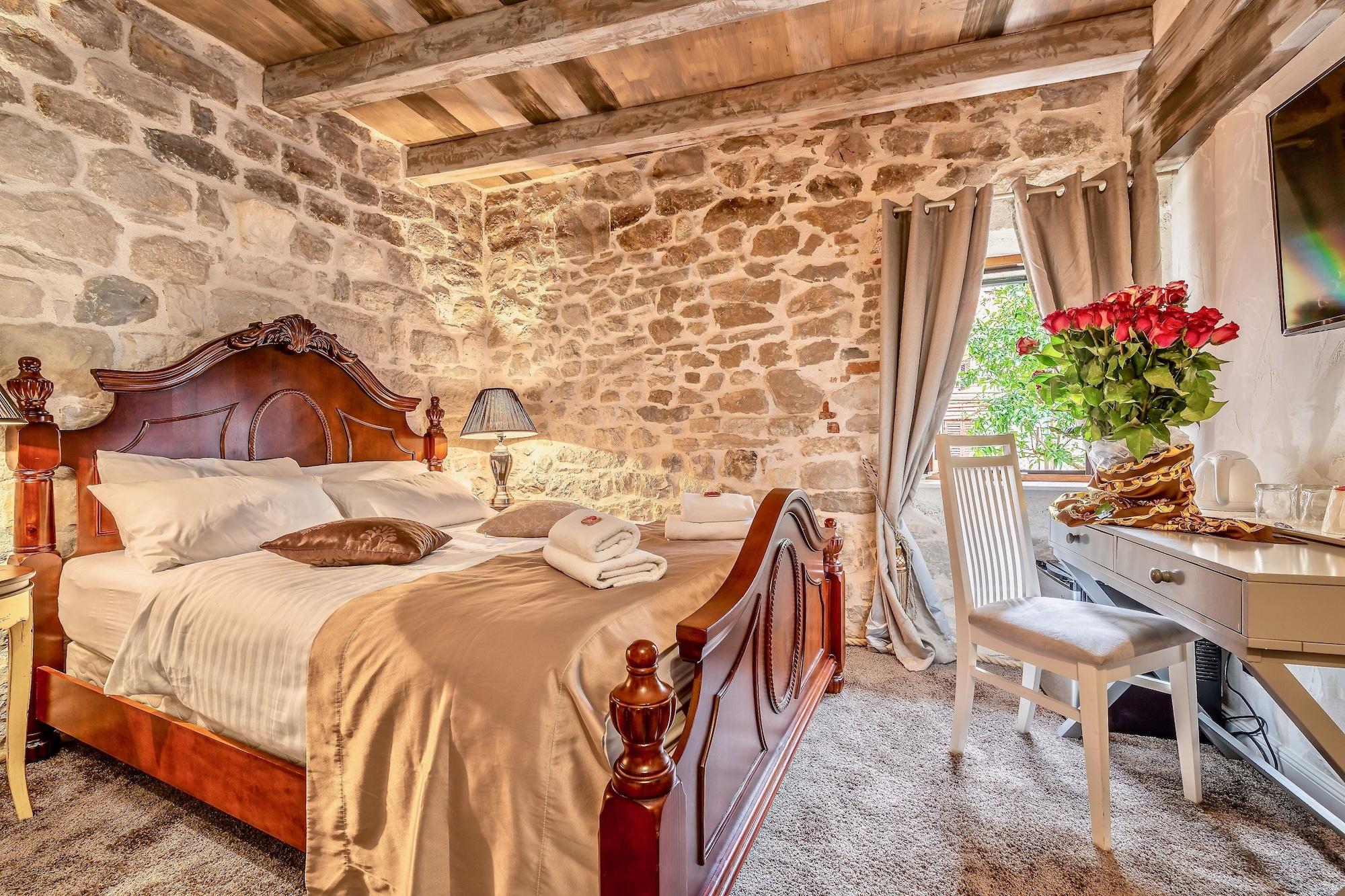 Hotel Heritage Palace Varos - Mag Quaint&elegant Boutique